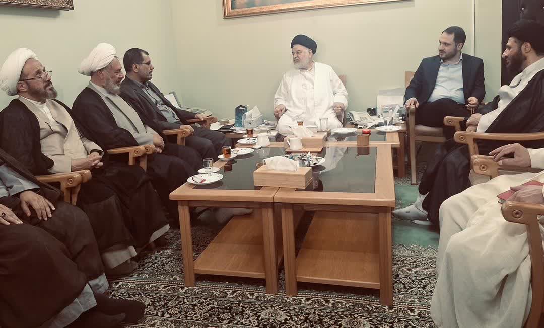 دیدار مدیر حج و زیارت استان قم با حجت‌الاسلام والمسلمین سید جواد شهرستانی 